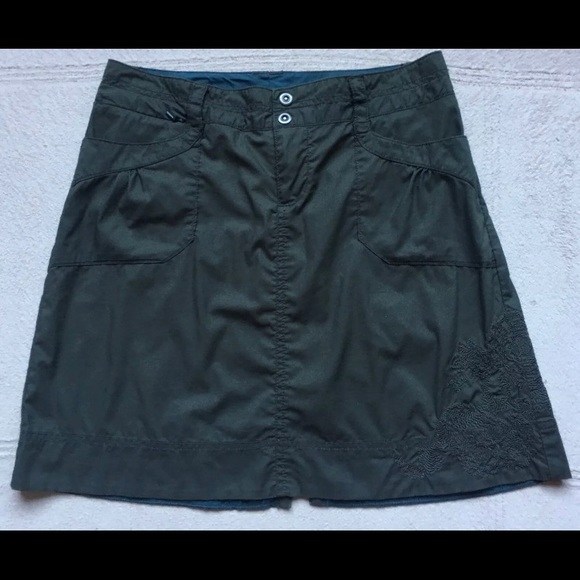 REI Mini Skirt, Sz  2, Army Green, Back Pockets, Double Button Front Zipper, EUC - Picture 1 of 4